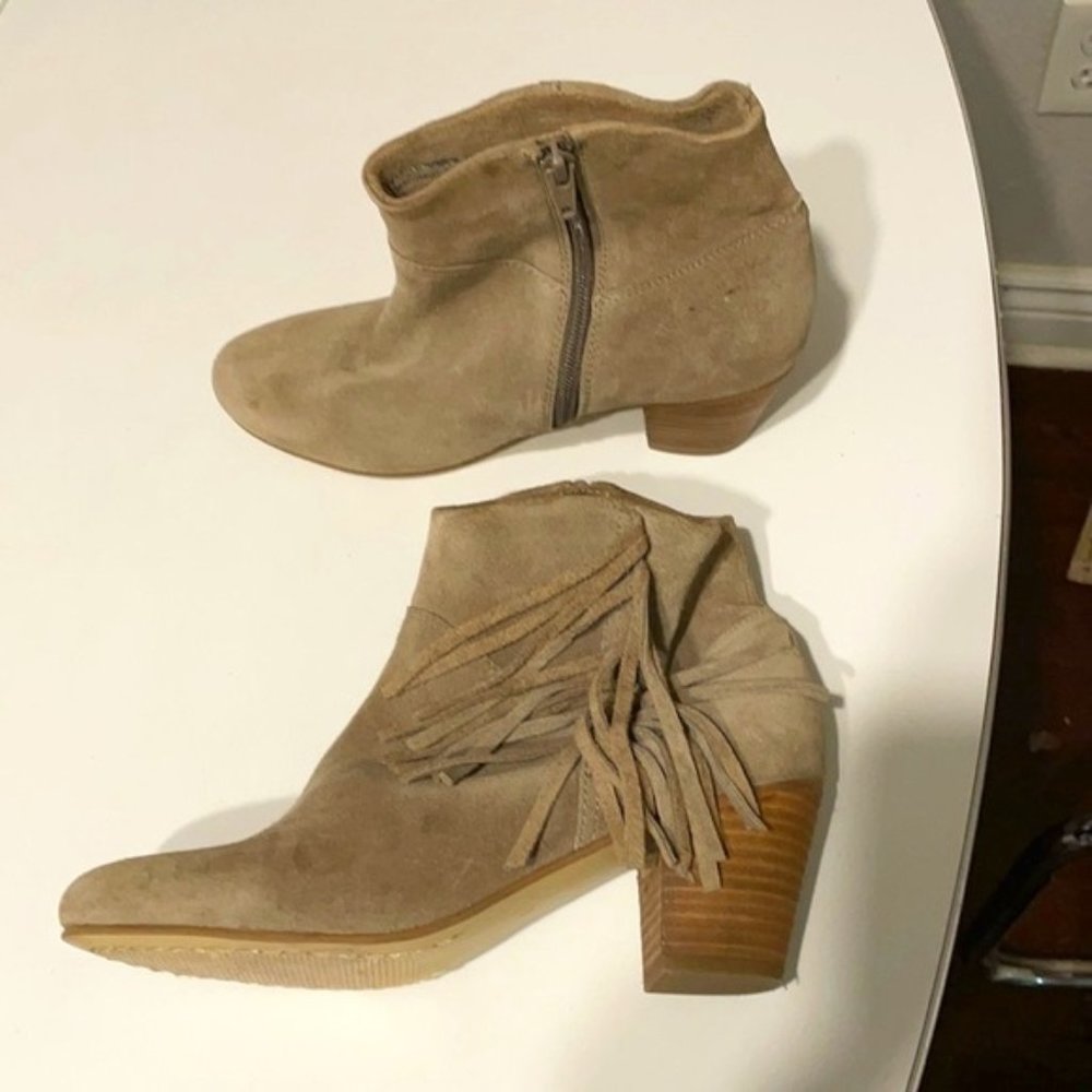 Diba Taupe Fringe Suede Ankle Boots | 8 EUC